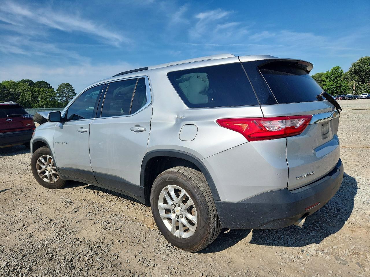 2018 Chevrolet Traverse Lt - Фото 2