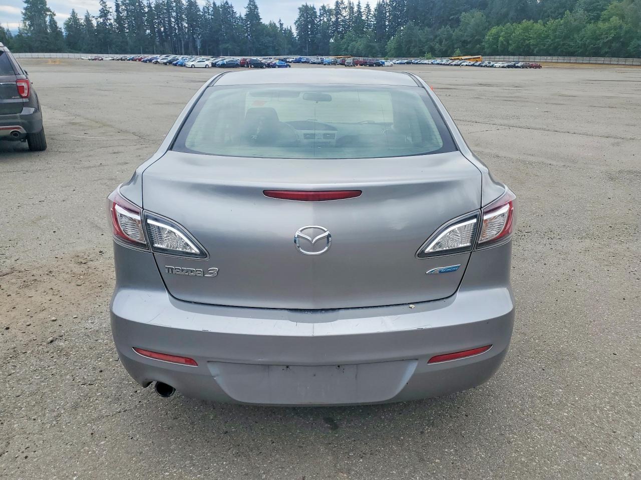 2012 Mazda 3 I - Image 6