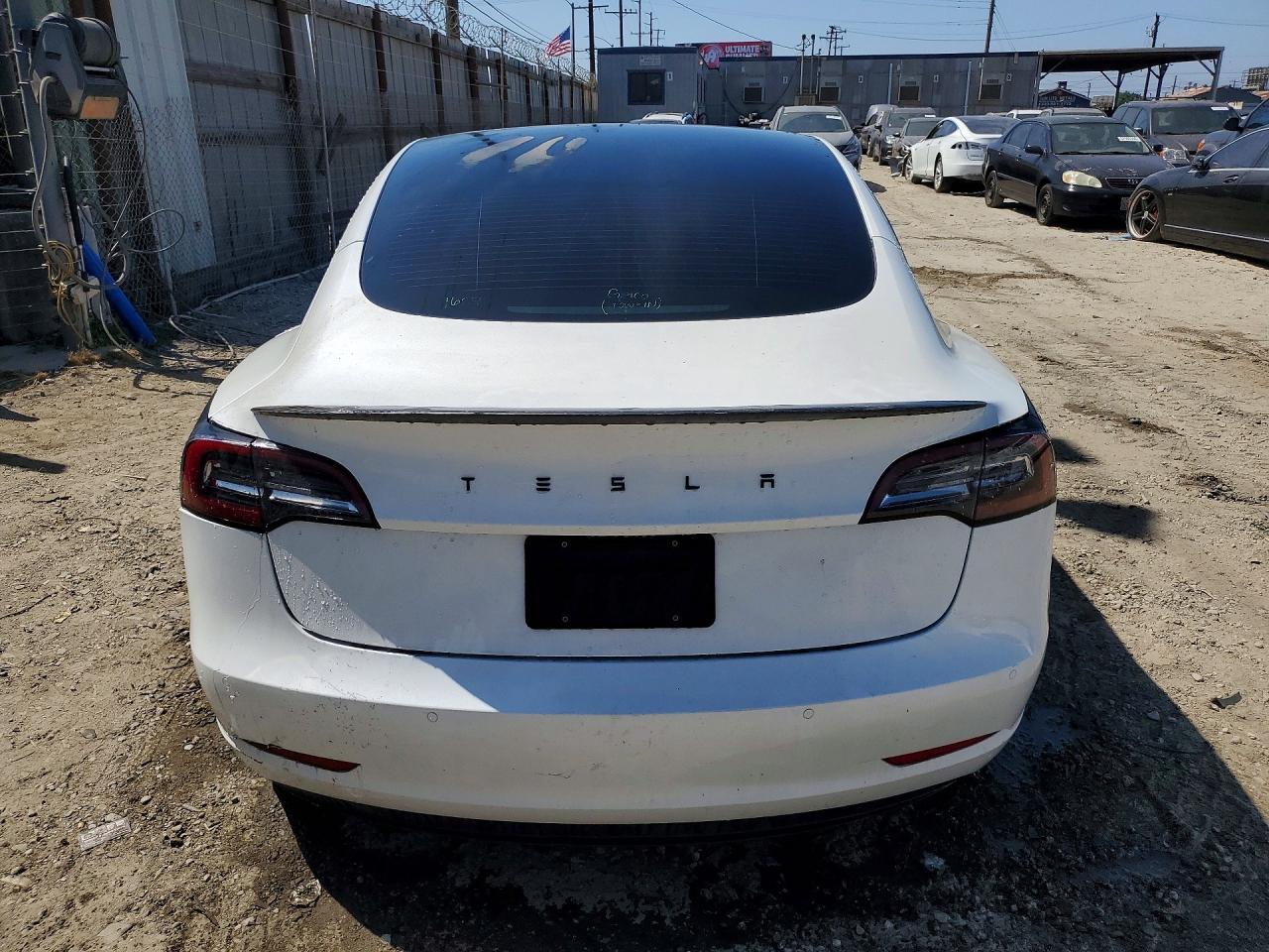 2022 Tesla Model 3 - Фото 6