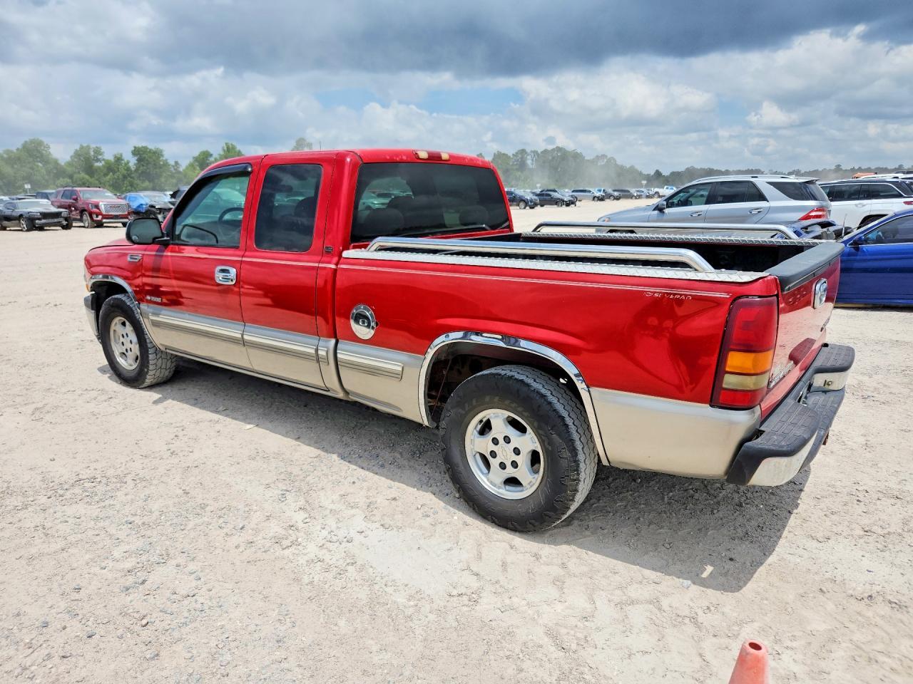 2000 Chevrolet Silverado C1500 - Фото 2