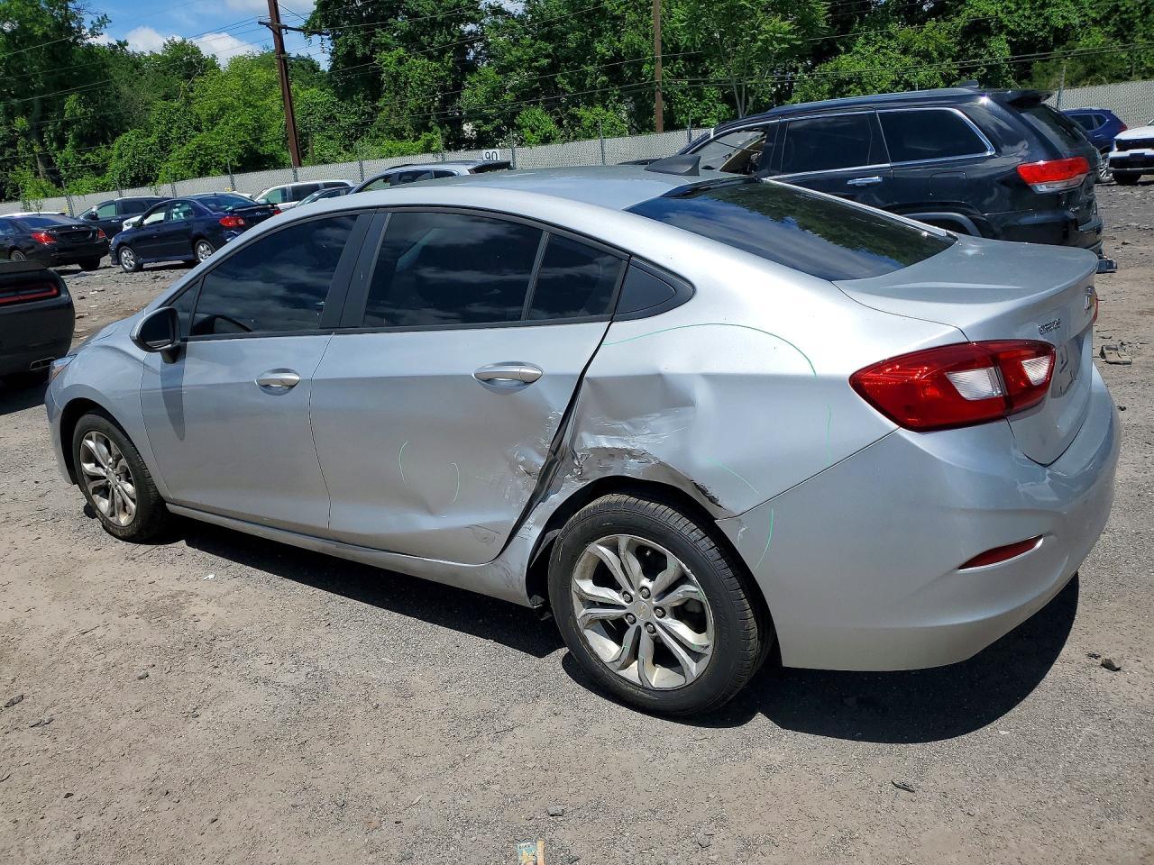 2019 Chevrolet Cruze Ls - Image 2