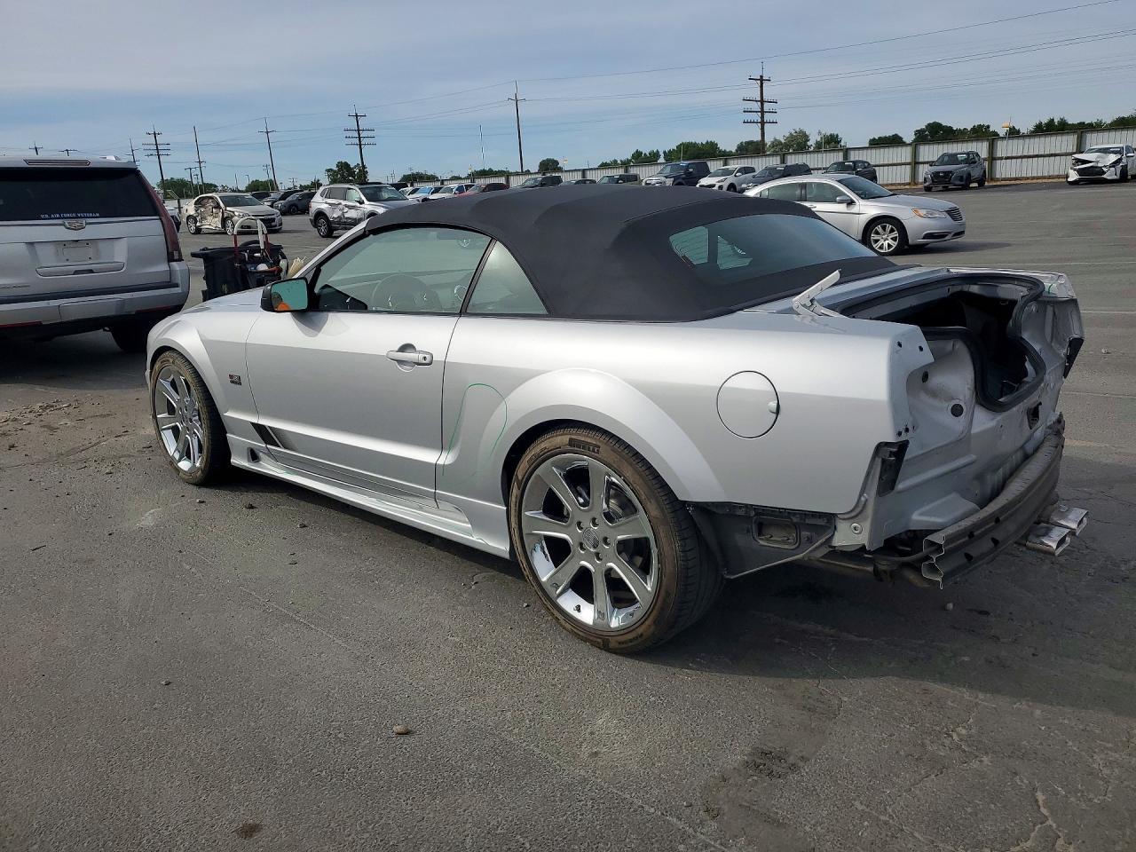 2005 Ford Mustang - Фото 2