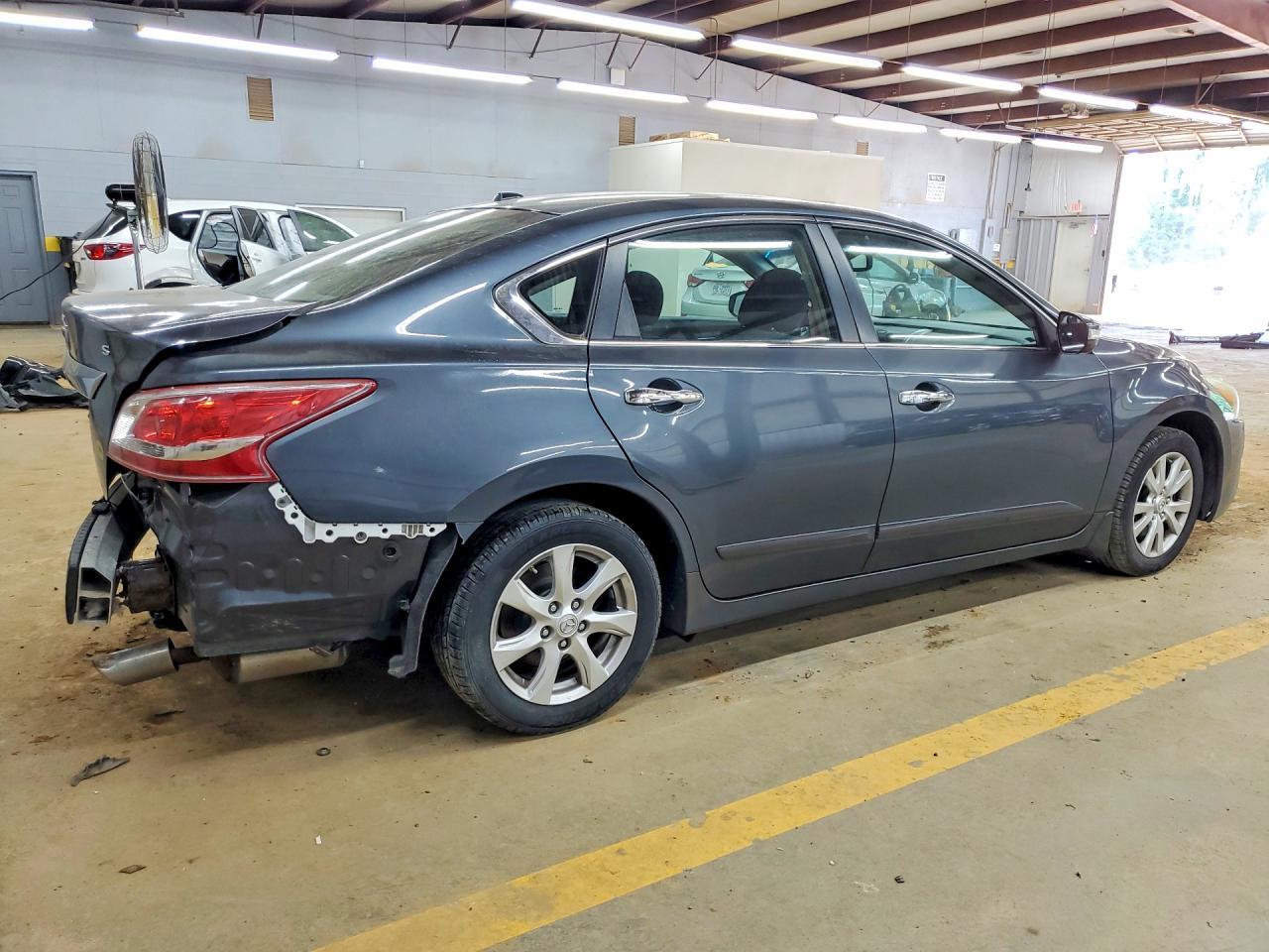 2013 Nissan Altima 2.5 - Image 3
