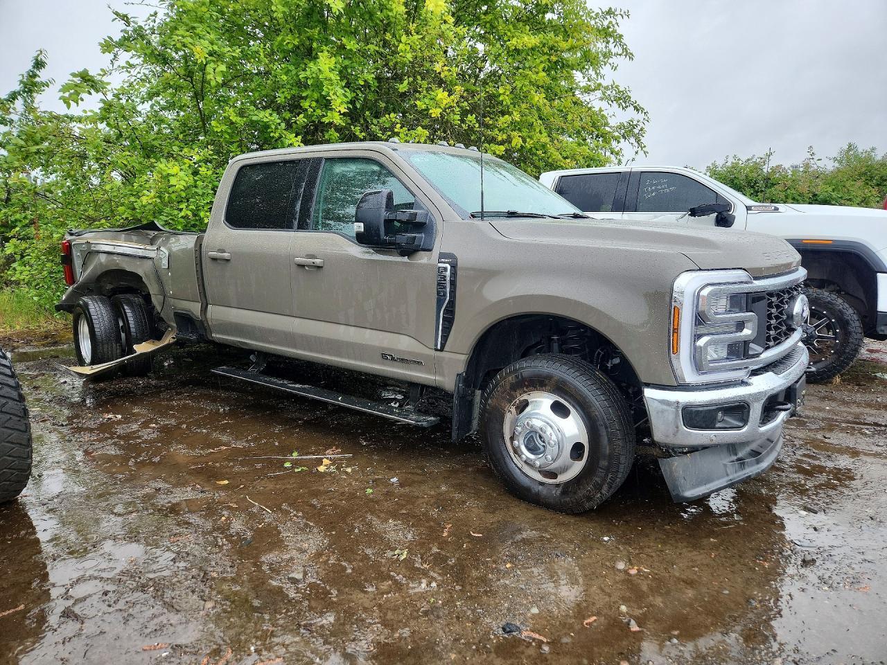 2026 Ford F350 Super Duty - Image 4