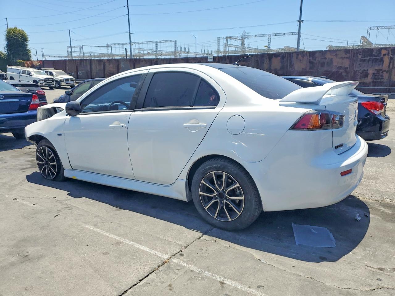 2017 Mitsubishi Lancer Es - Фото 2