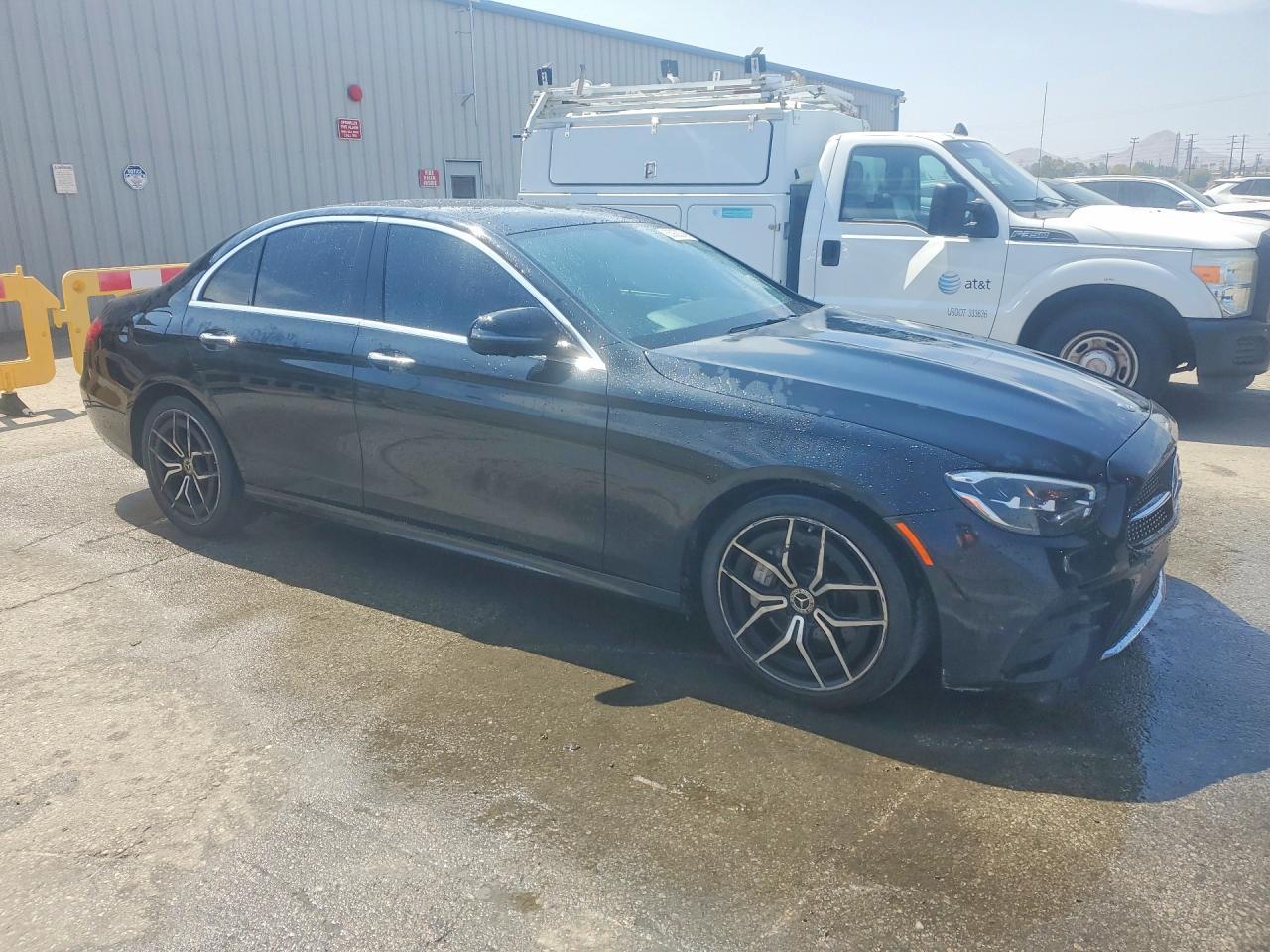 2021 Mercedes-Benz E 350 - Фото 4