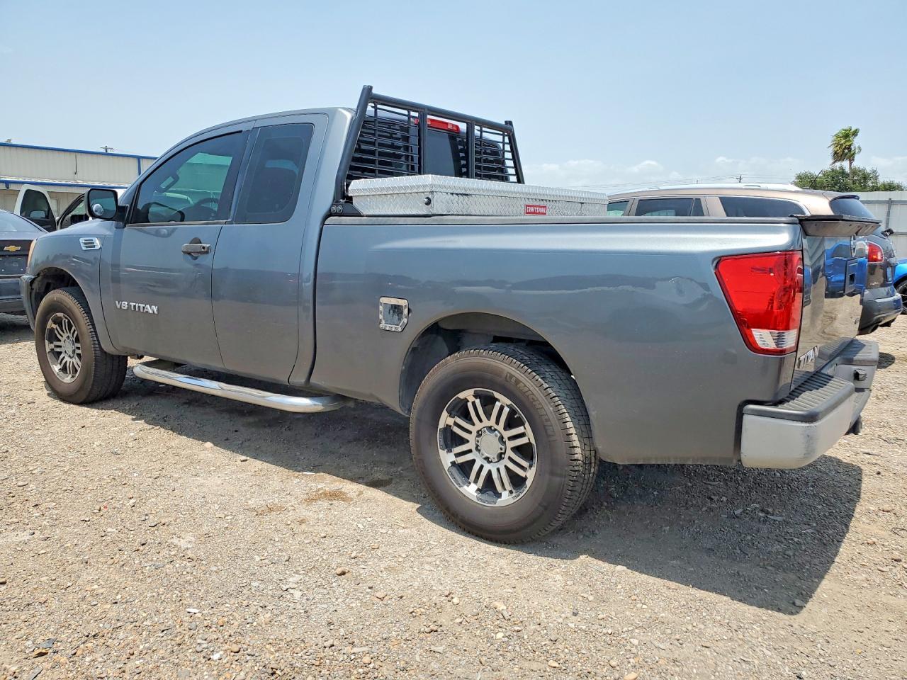 2013 Nissan Titan - Фото 2