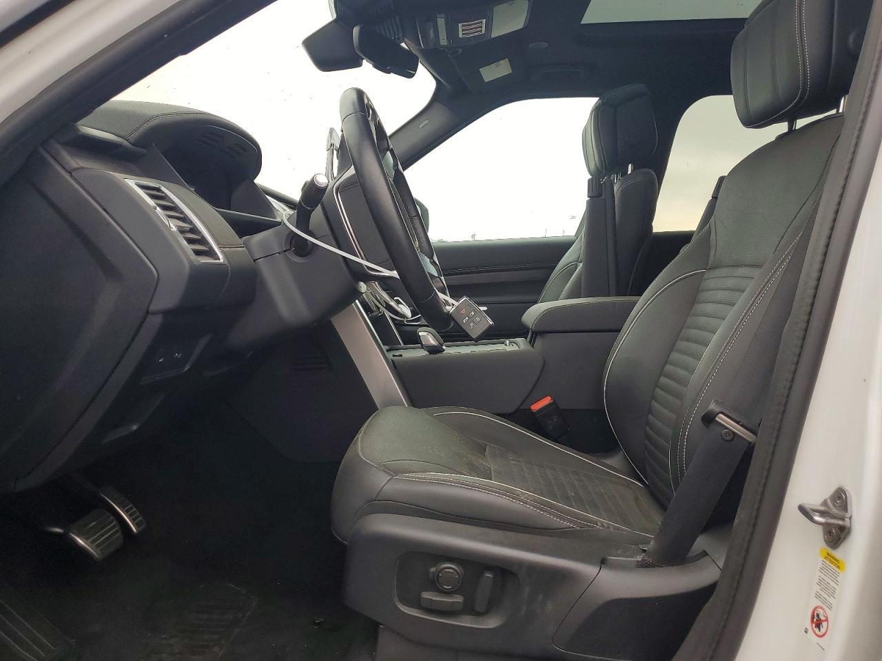 2023 Land Rover Discovery Hse R-Dynamic - Image 7