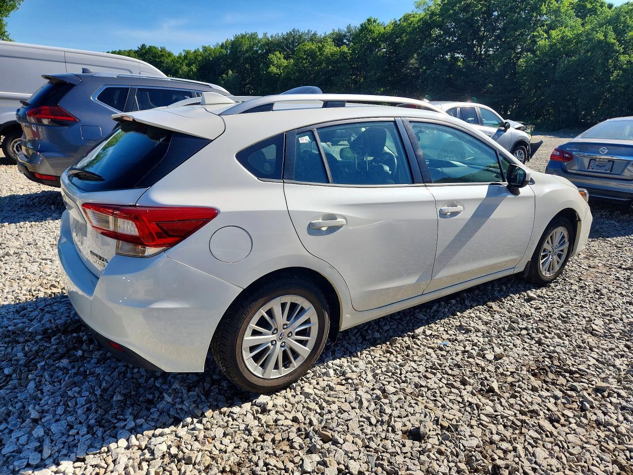 2017 Subaru Impreza Premium - Фото 3