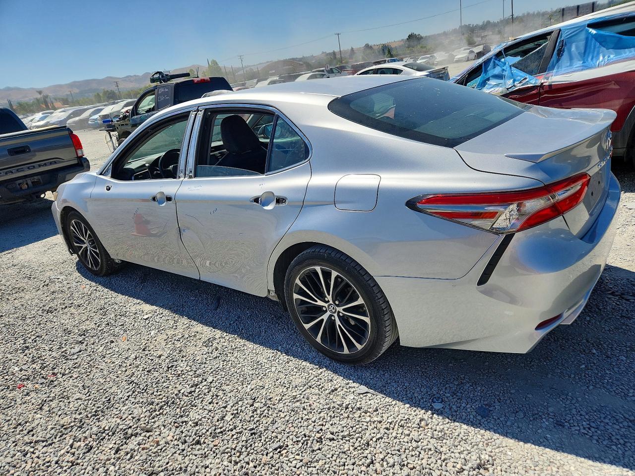 2018 Toyota Camry Se - Фото 2