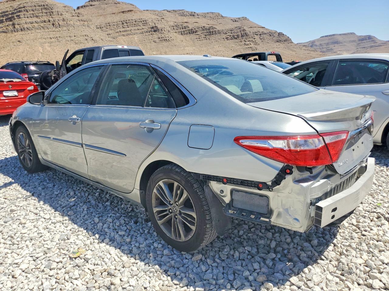 2015 Toyota Camry Se - Фото 2