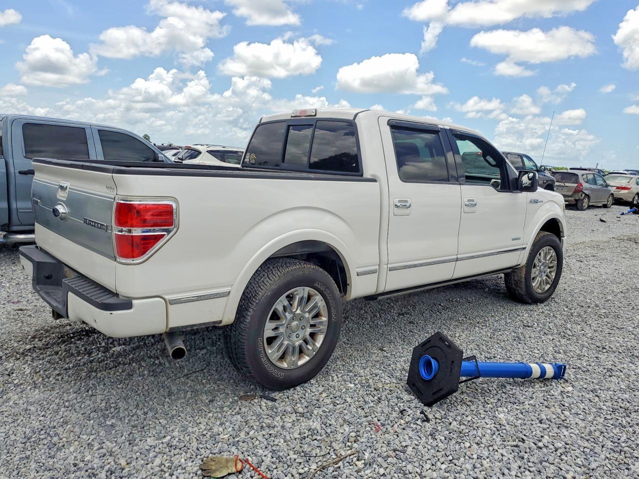 2013 Ford F150 Supercrew - Image 3