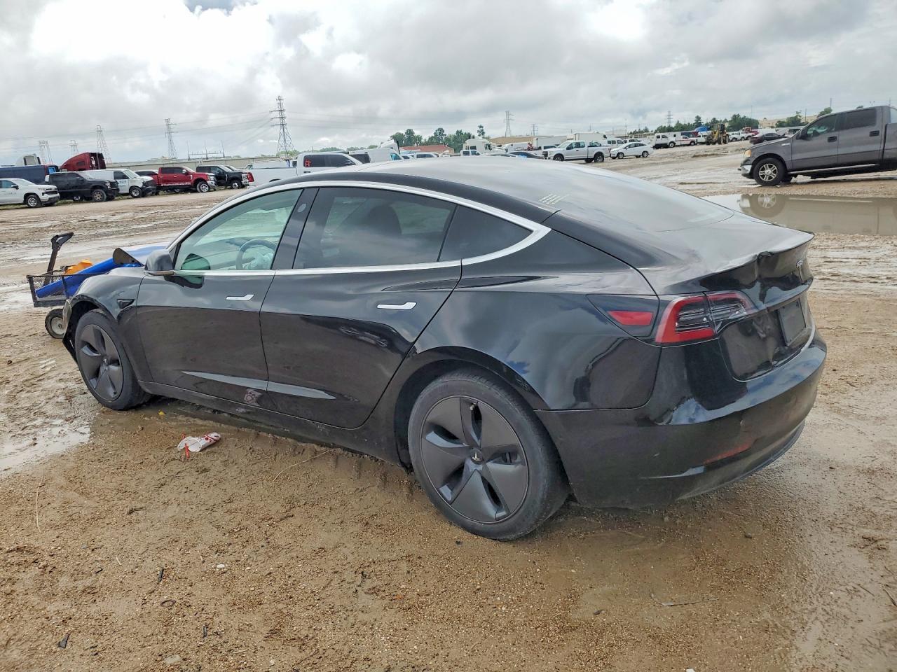 2019 Tesla Model 3 - Image 2