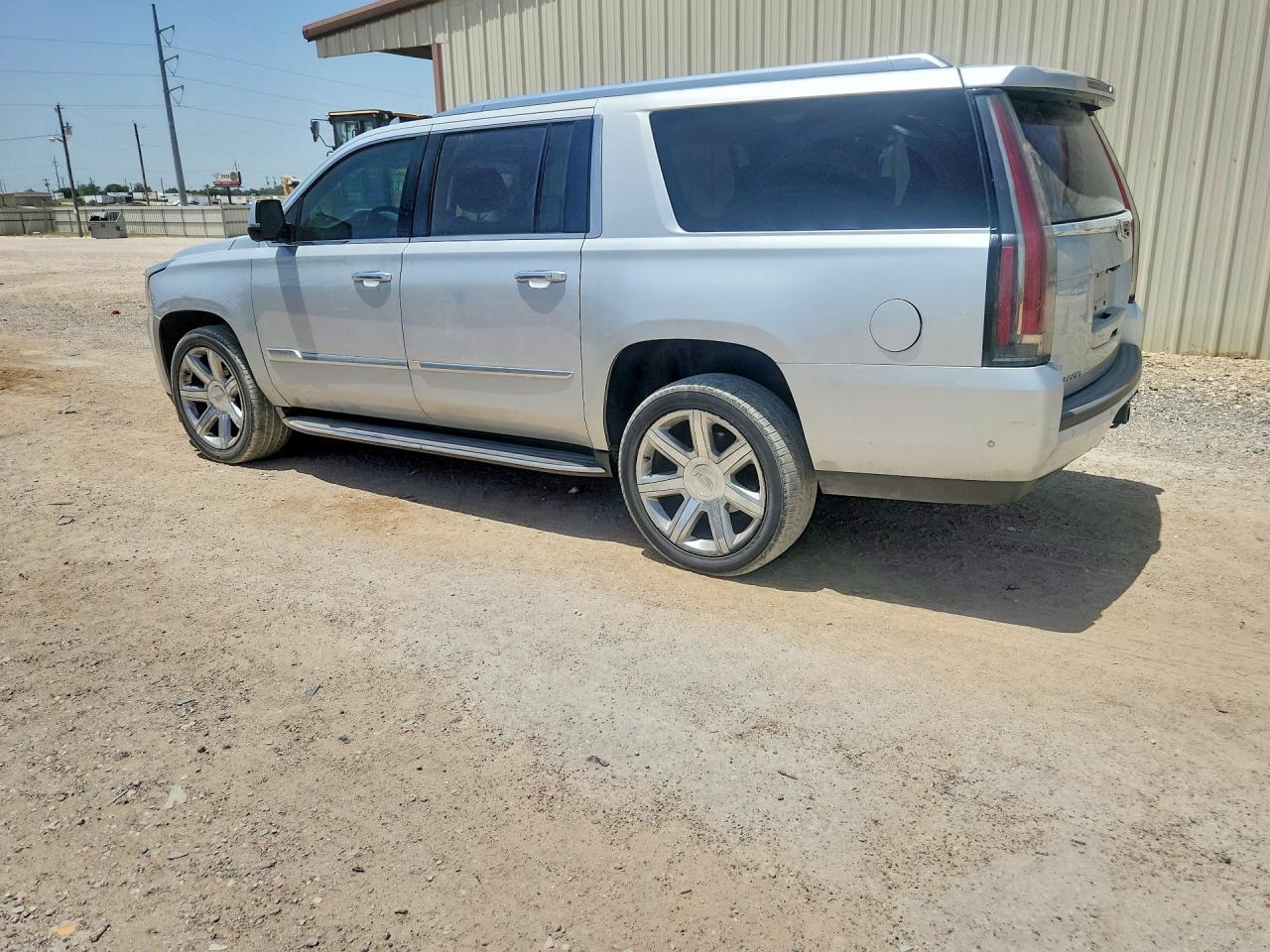 2020 Cadillac Escalade Esv Luxury - Image 2