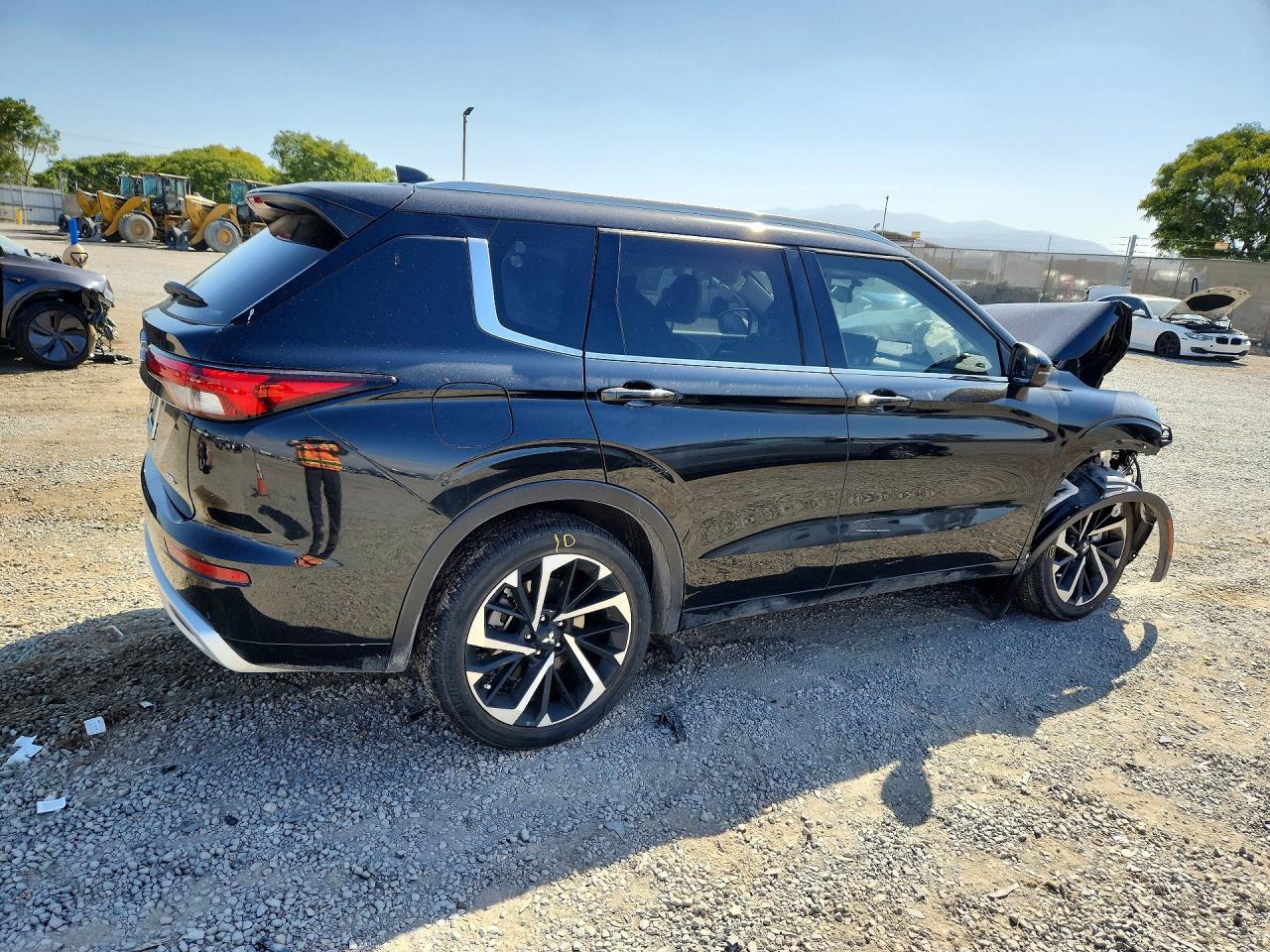 2024 Mitsubishi Outlander Sel - Image 3