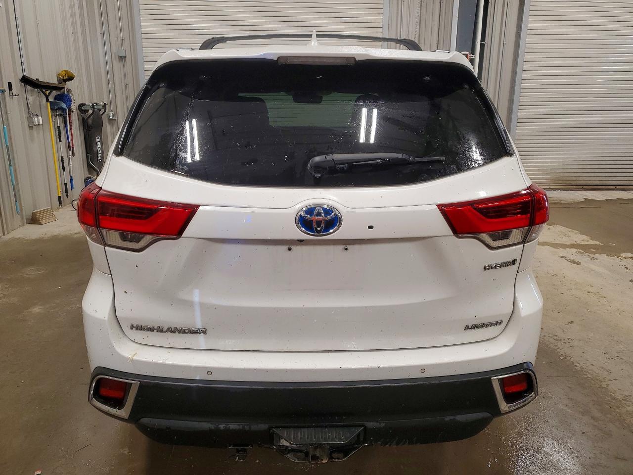 2018 Toyota Highlander Hybrid Limited - Image 6