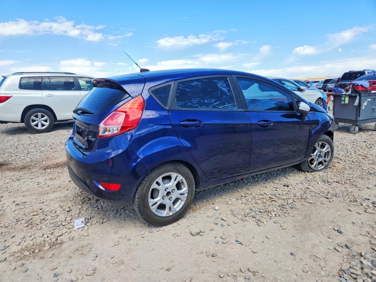 2016 Ford Fiesta Se - Фото 3