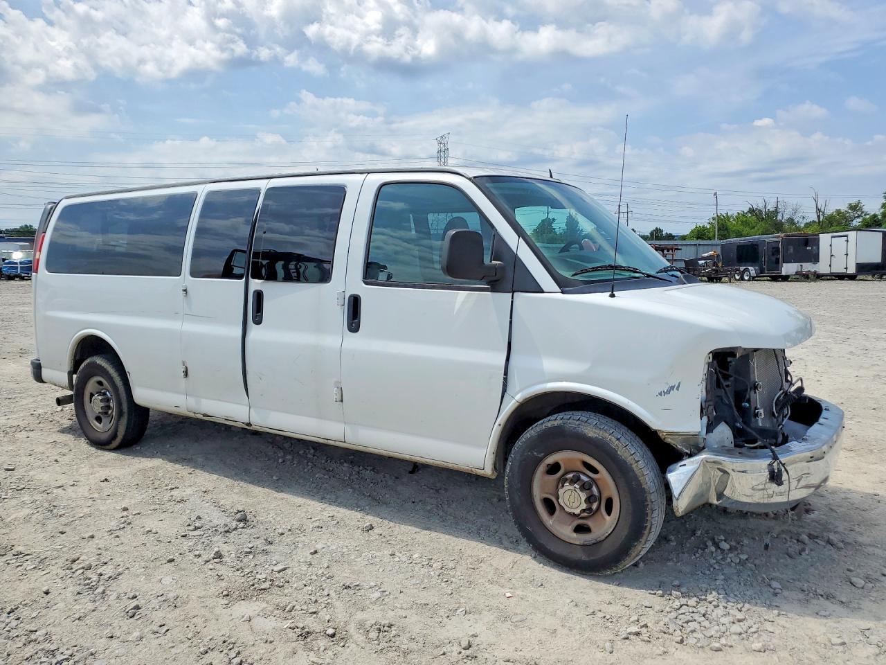 2013 Chevrolet Express G3500 Lt - Image 4