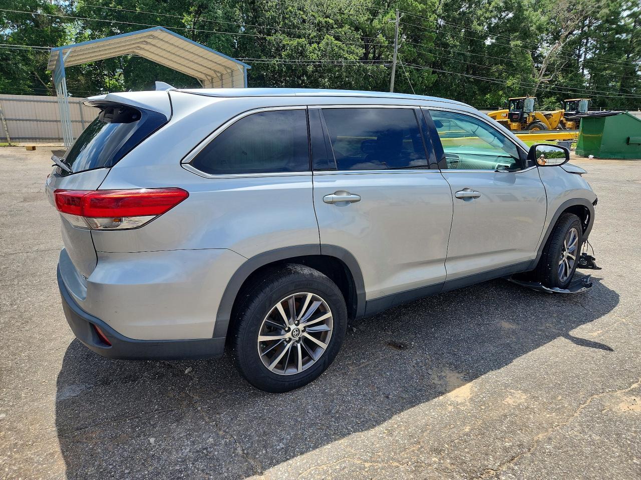2019 Toyota Highlander Se - Фото 3