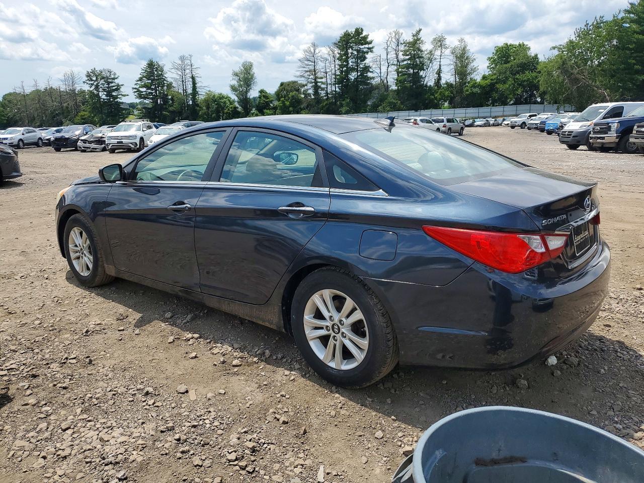 2013 Hyundai Sonata Gls - Image 2