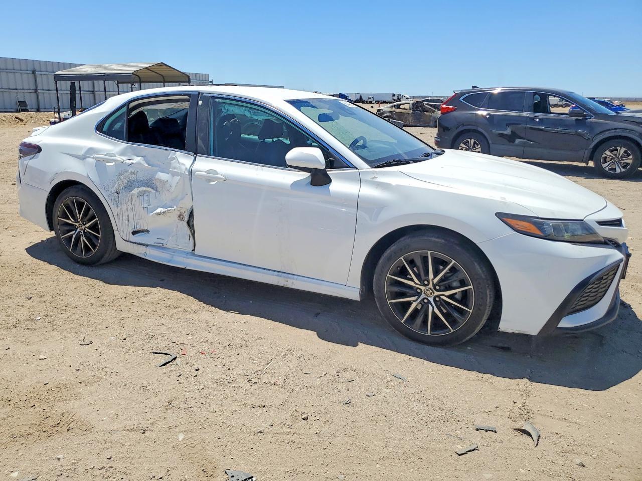 2021 Toyota Camry Se - Фото 4