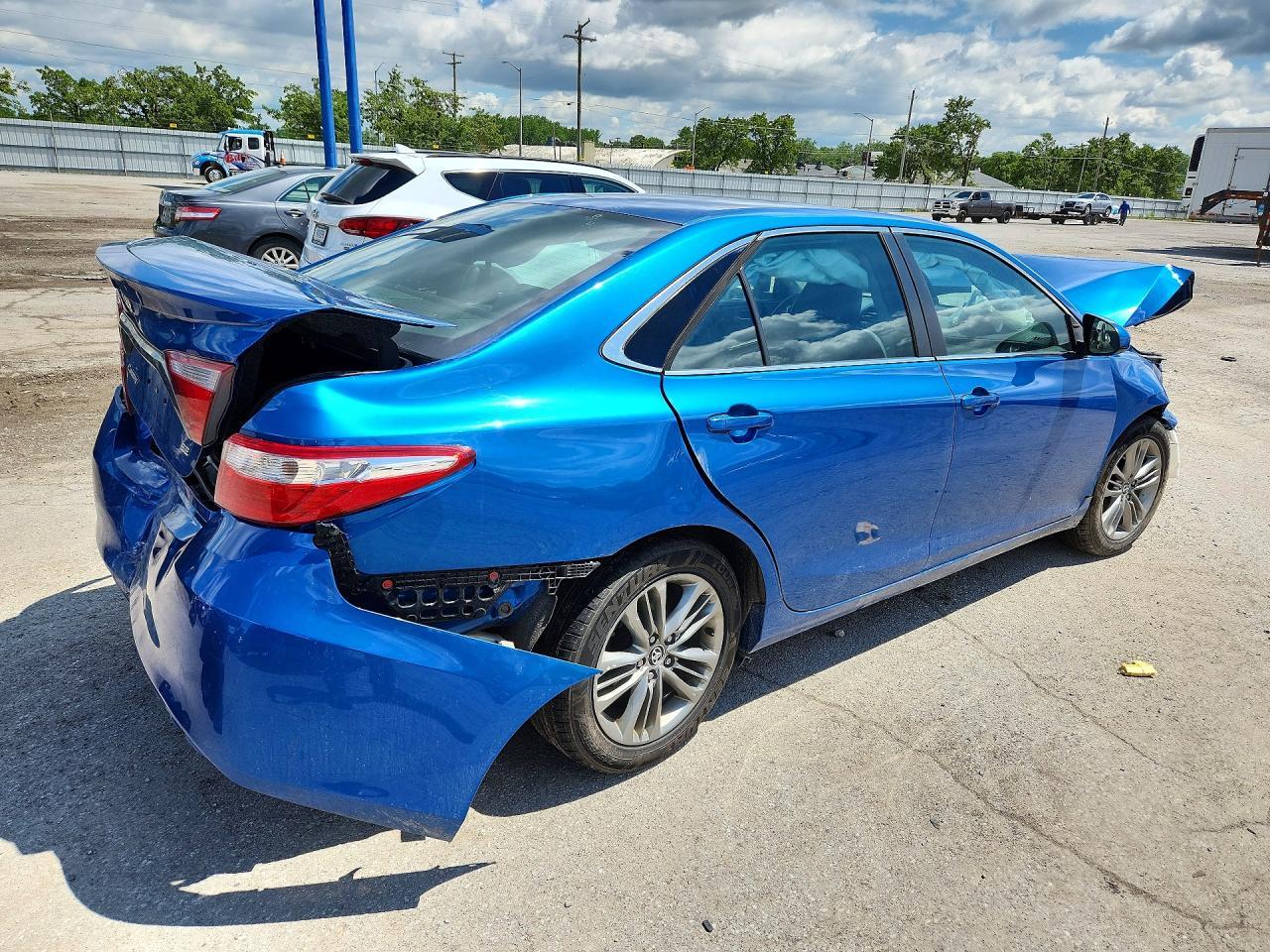 2017 Toyota Camry Se - Image 3