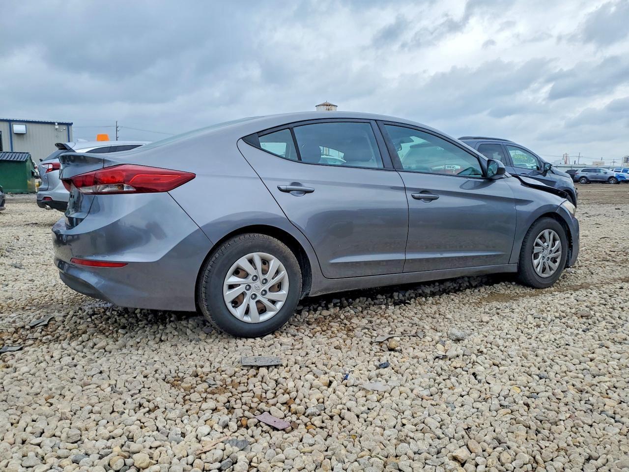 2018 Hyundai Elantra Se - Image 3
