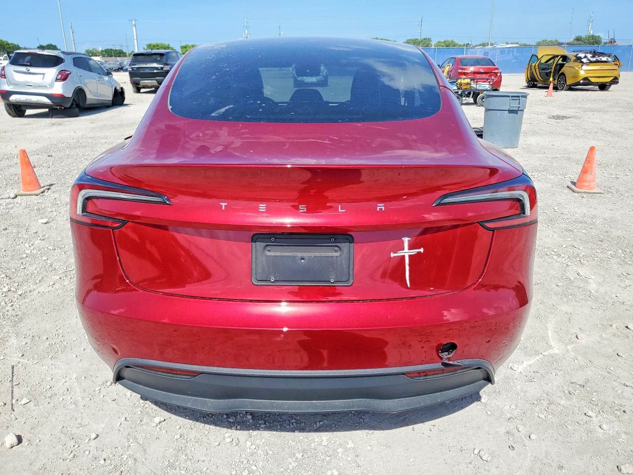 2024 Tesla Model 3 - Фото 6