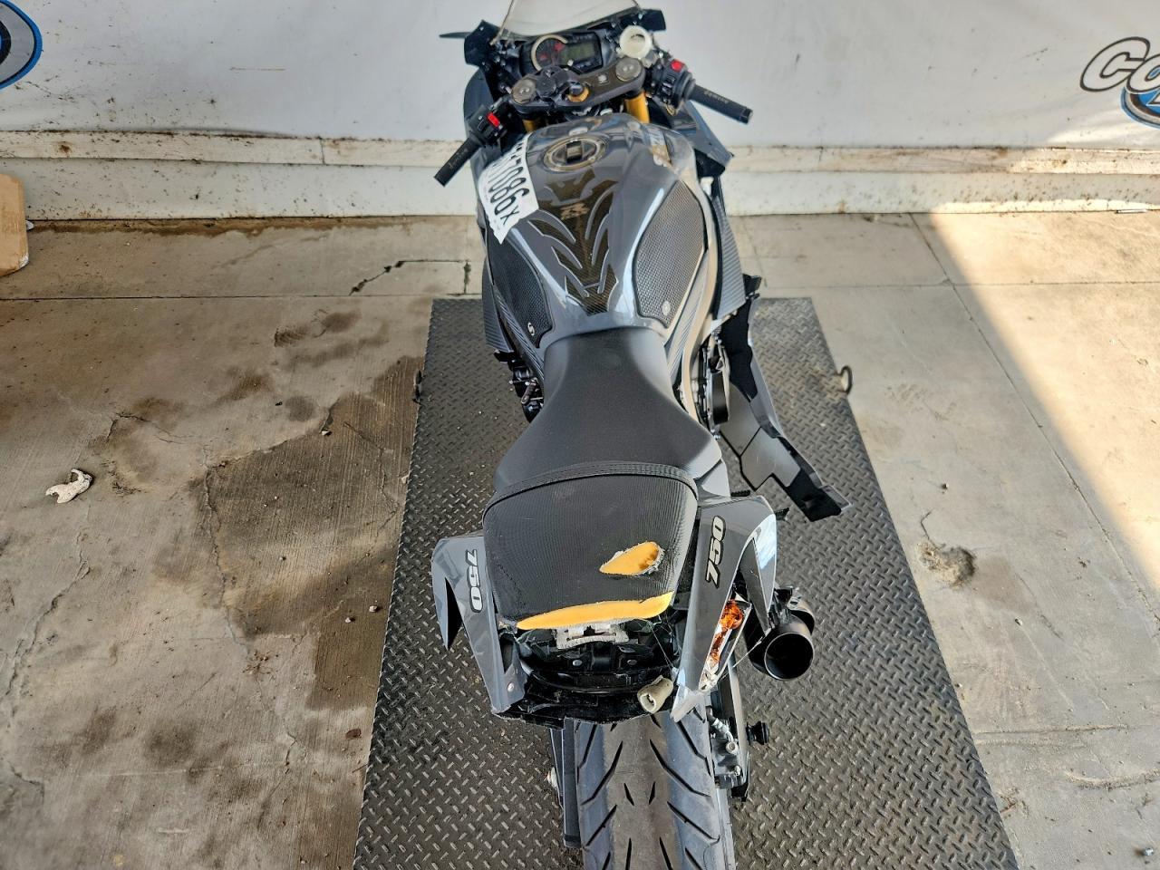 2025 Suzuki Gsx-R750 - Image 6