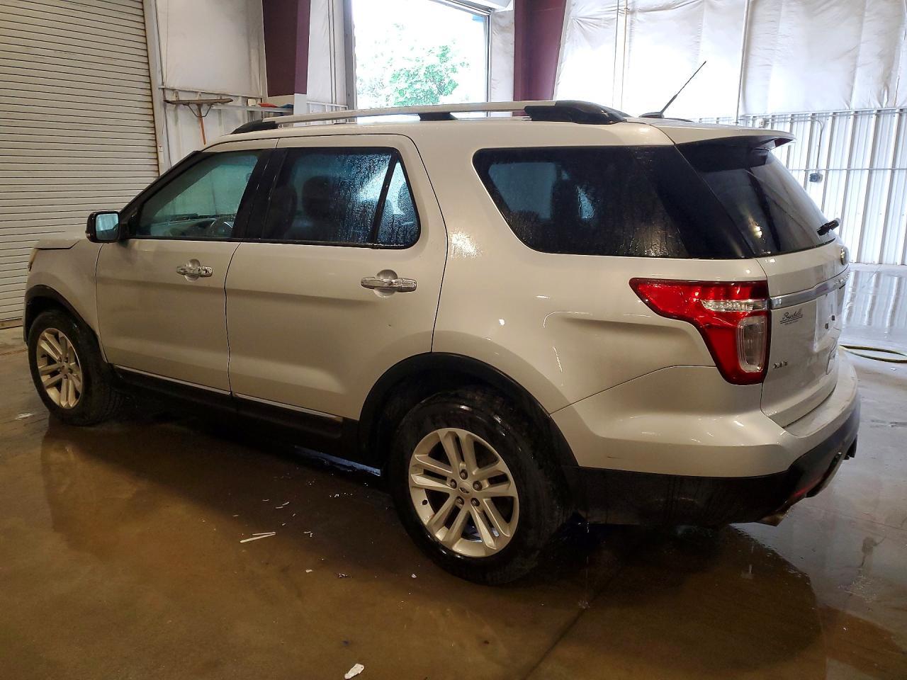 2015 Ford Explorer Xlt - Image 2
