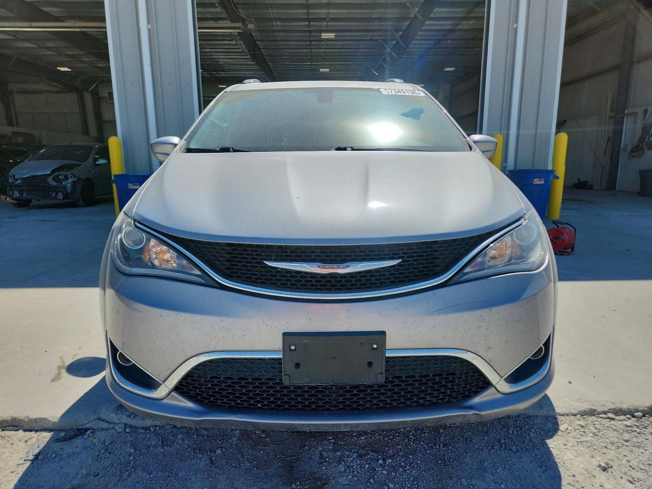2017 Chrysler Pacifica Touring L - Фото 5