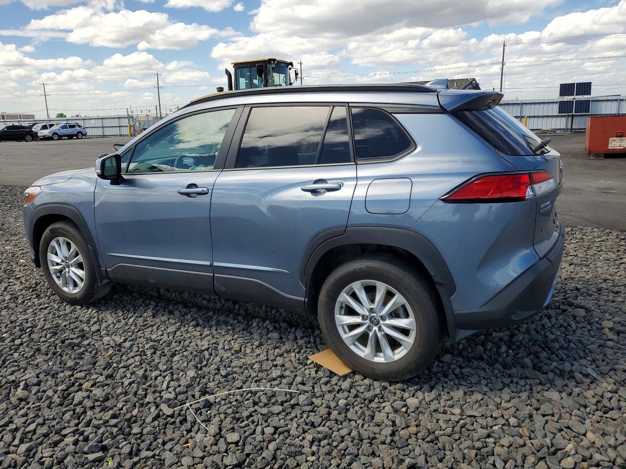 2023 Toyota Corolla Cross Le - Image 2