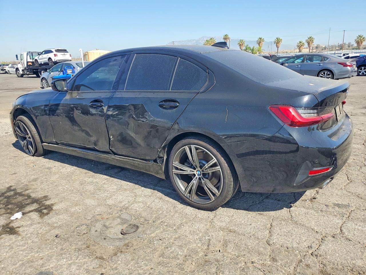 2022 BMW 330I - Фото 2