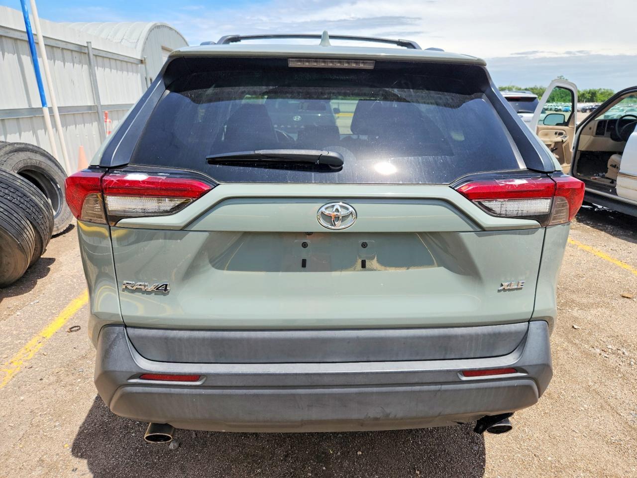 2019 Toyota Rav4 Xle Premium - Image 6