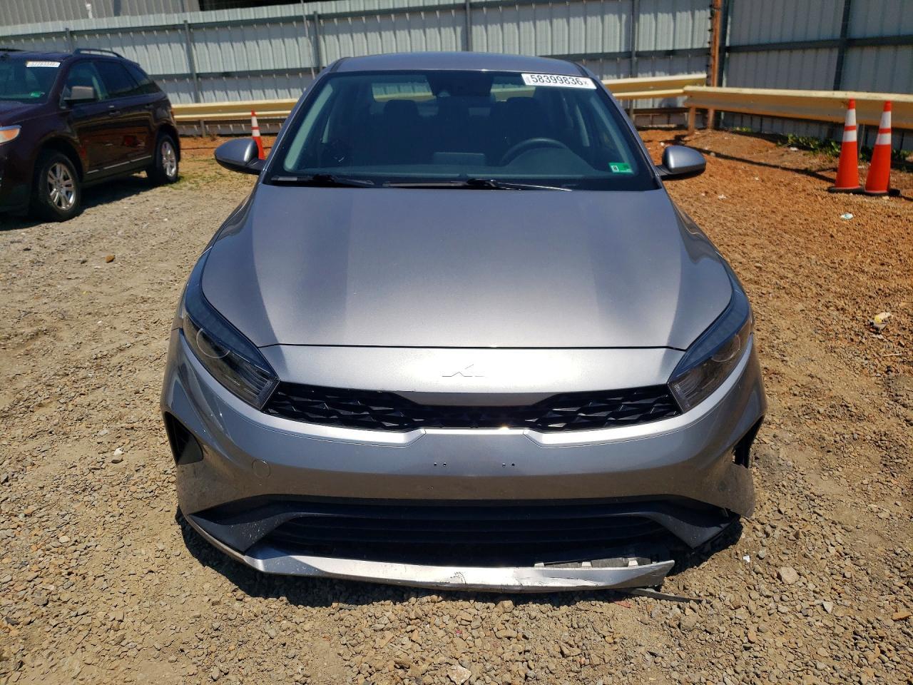 2023 Kia Forte Lxs - Image 5