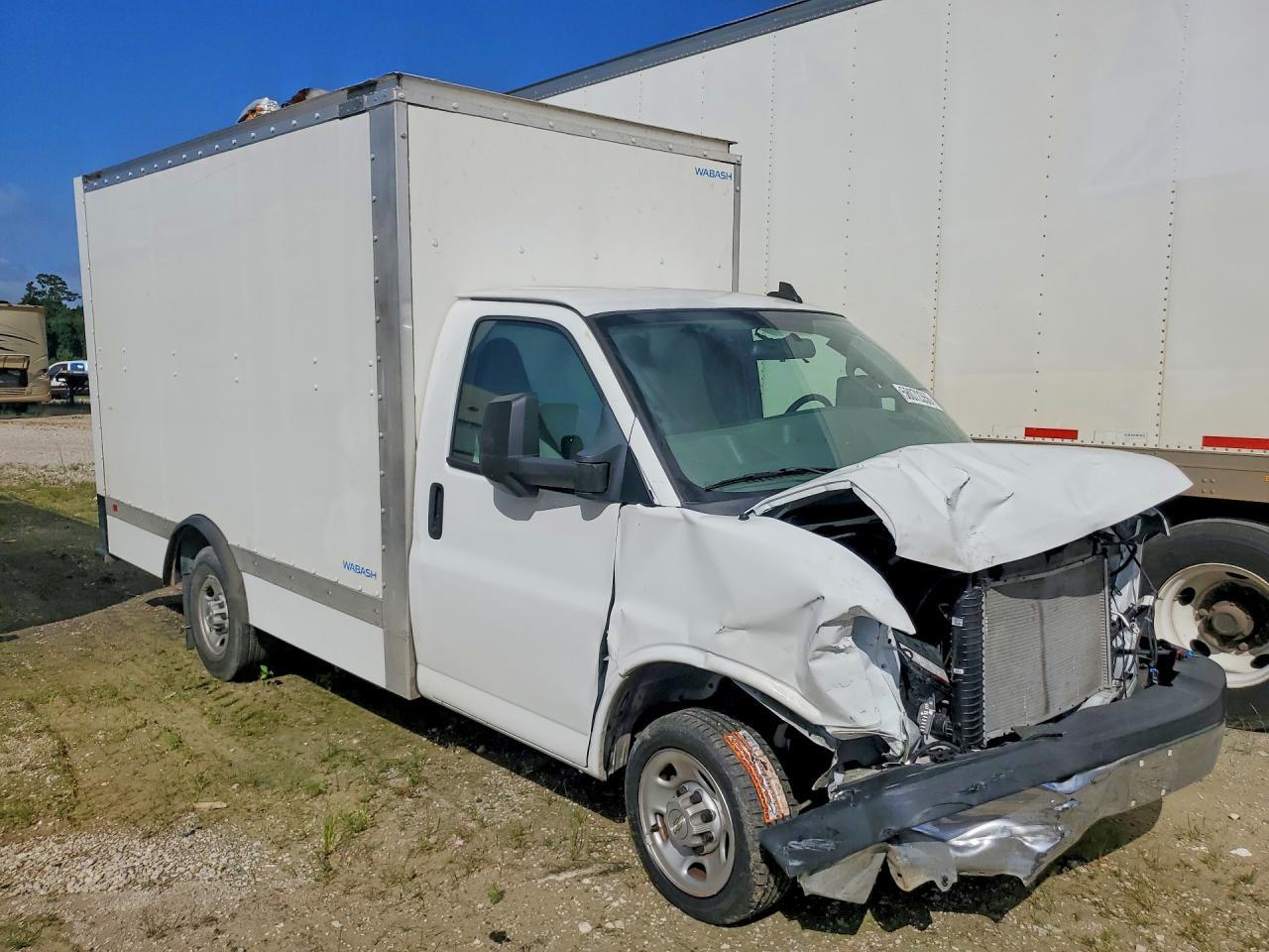 2023 Chevrolet Express G3500 - Фото 4