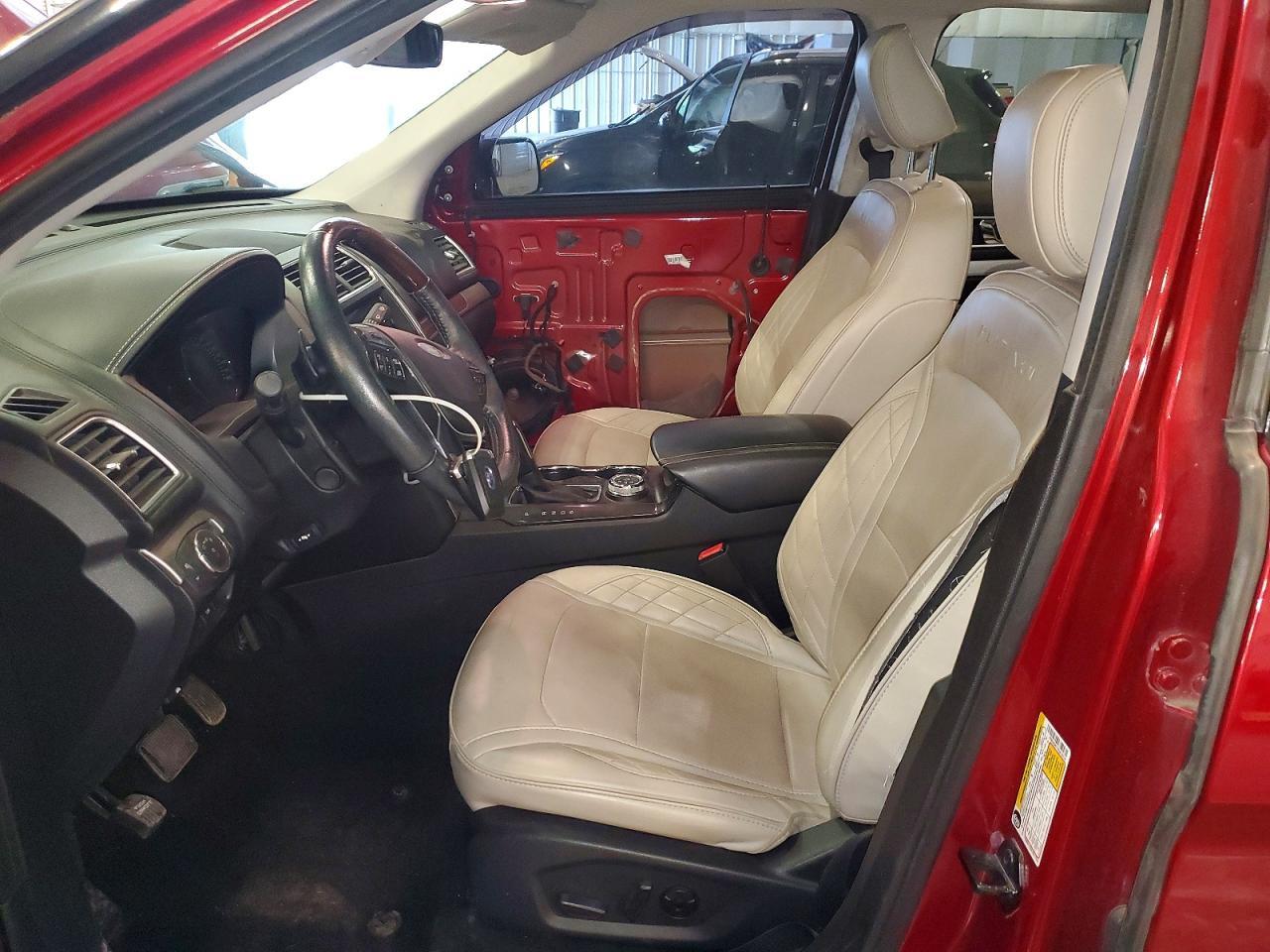 2019 Ford Explorer Platinum - Image 7