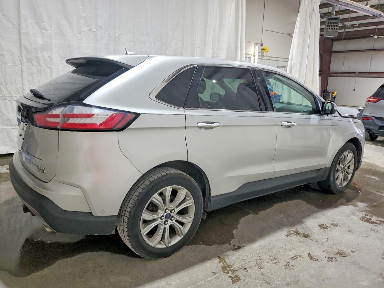 2019 Ford Edge Titanium - Фото 3