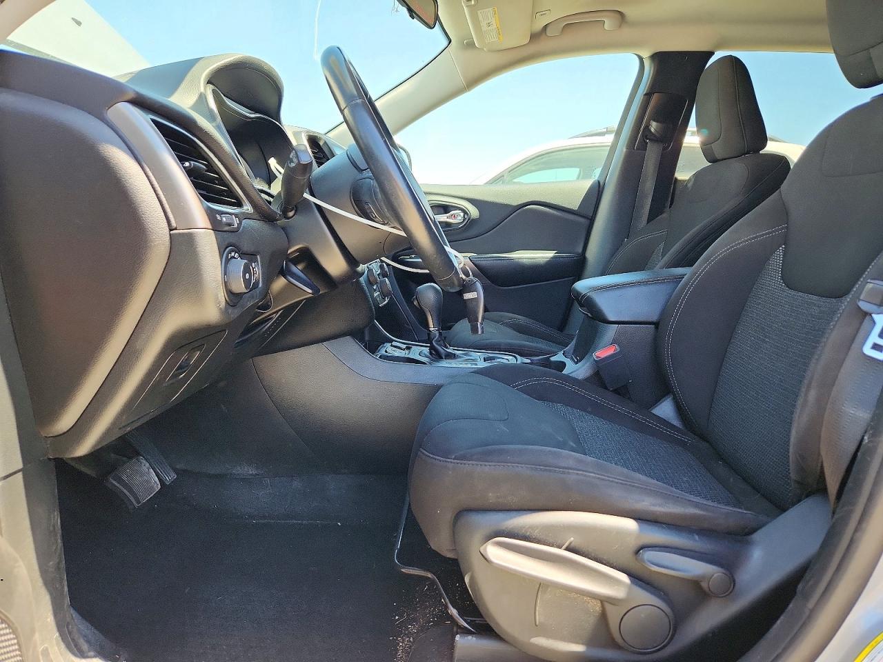 2019 Jeep Cherokee Latitude - Фото 7