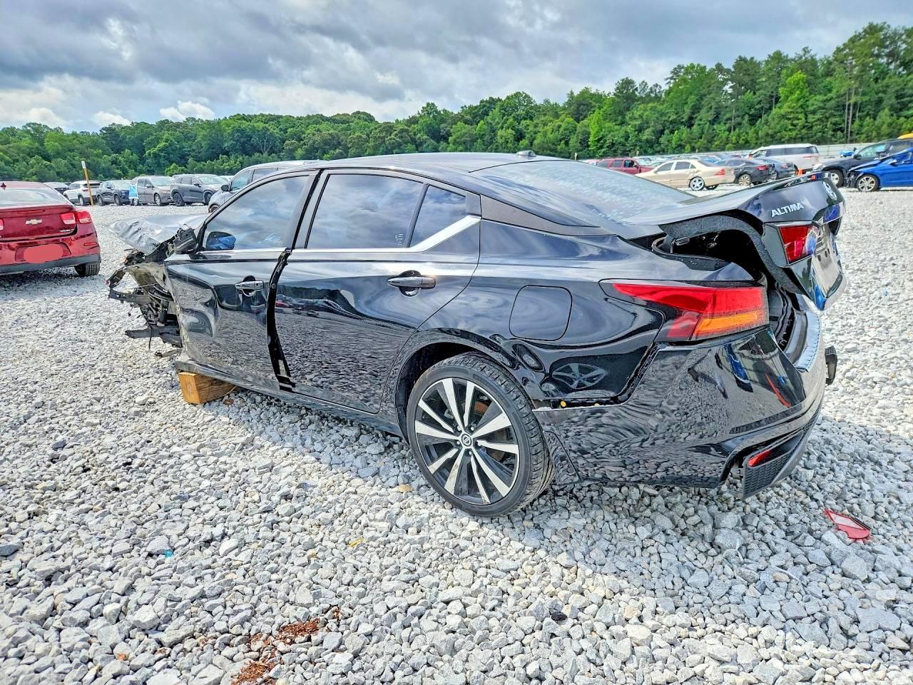 2021 Nissan Altima Sr - Фото 2
