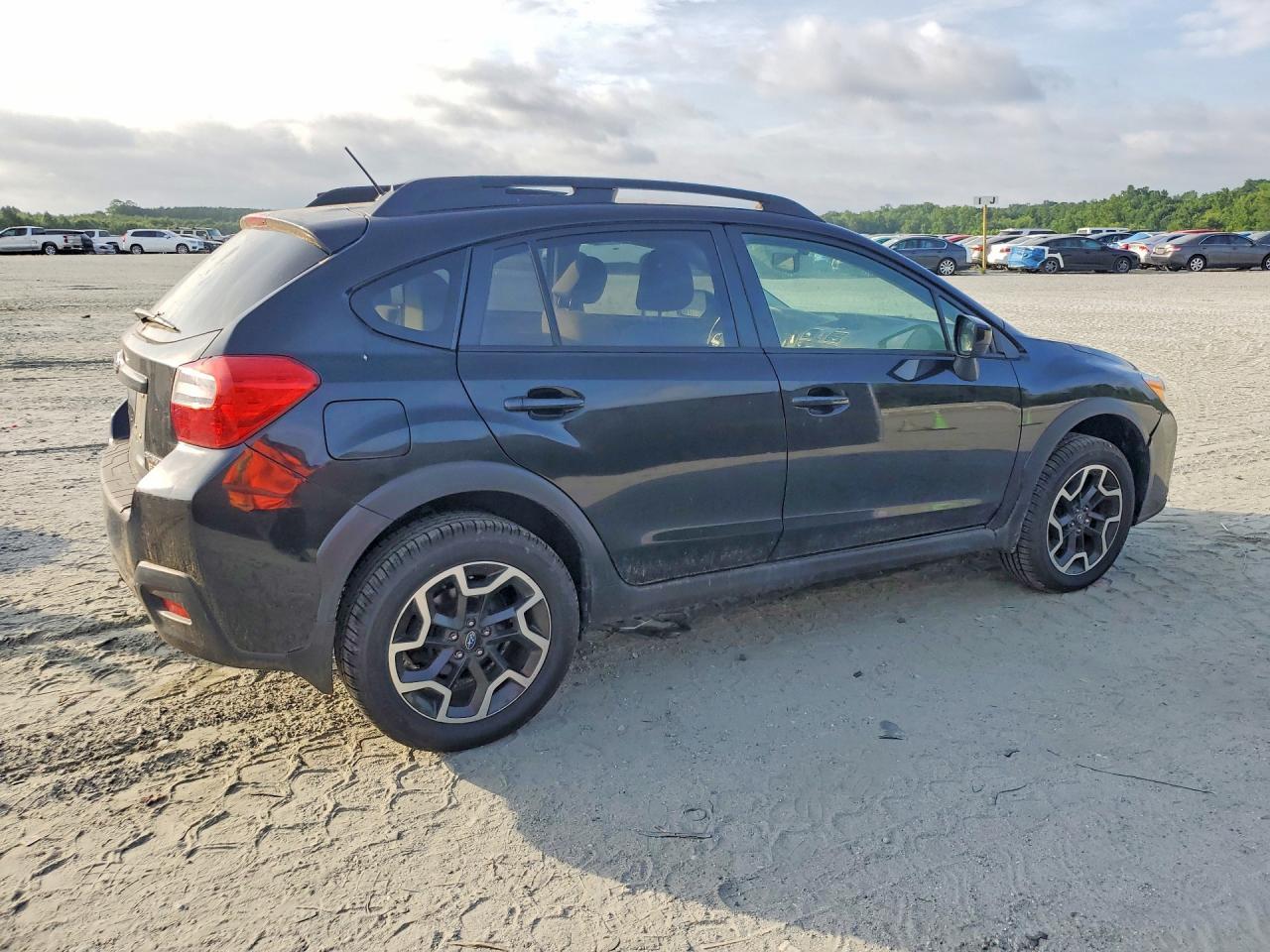 2016 Subaru Crosstrek Premium - Image 3