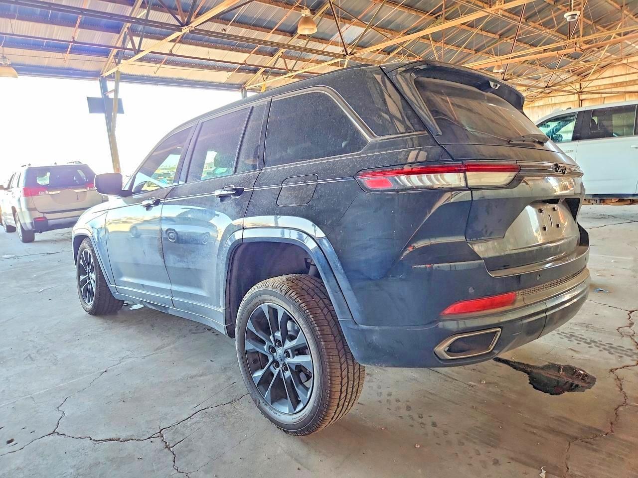 2022 Jeep Gr Cherokee - Image 2