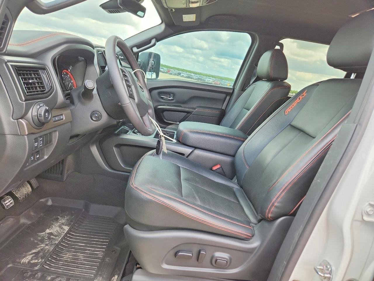 2024 Nissan Titan Pro-4X - Фото 7