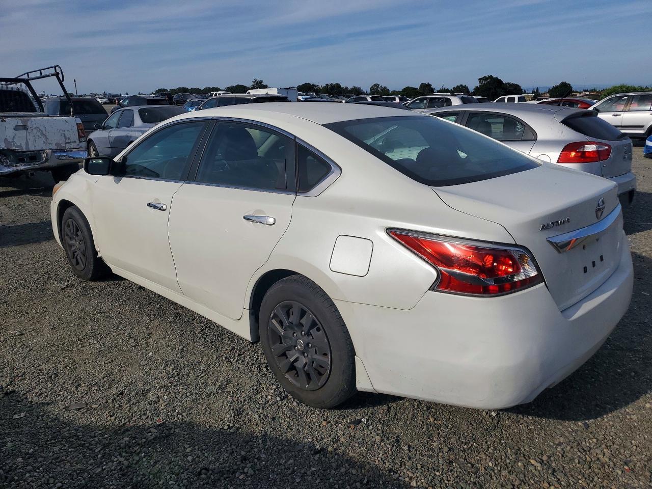 2015 Nissan Altima 2.5 S - Image 2
