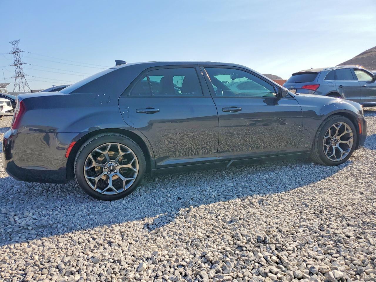 2016 Chrysler 300 S - Фото 3