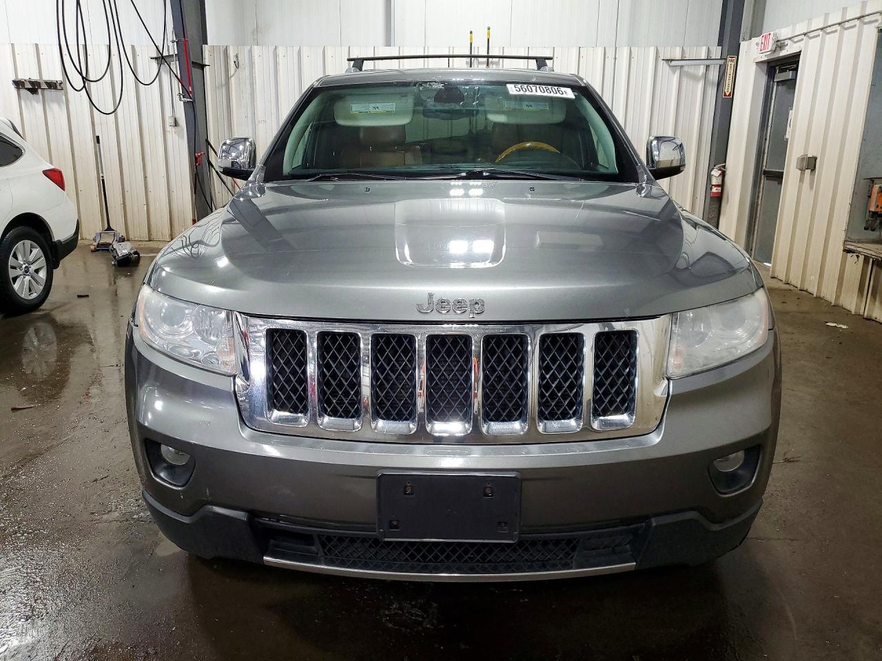 2012 Jeep Grand Cherokee Overland - Image 5