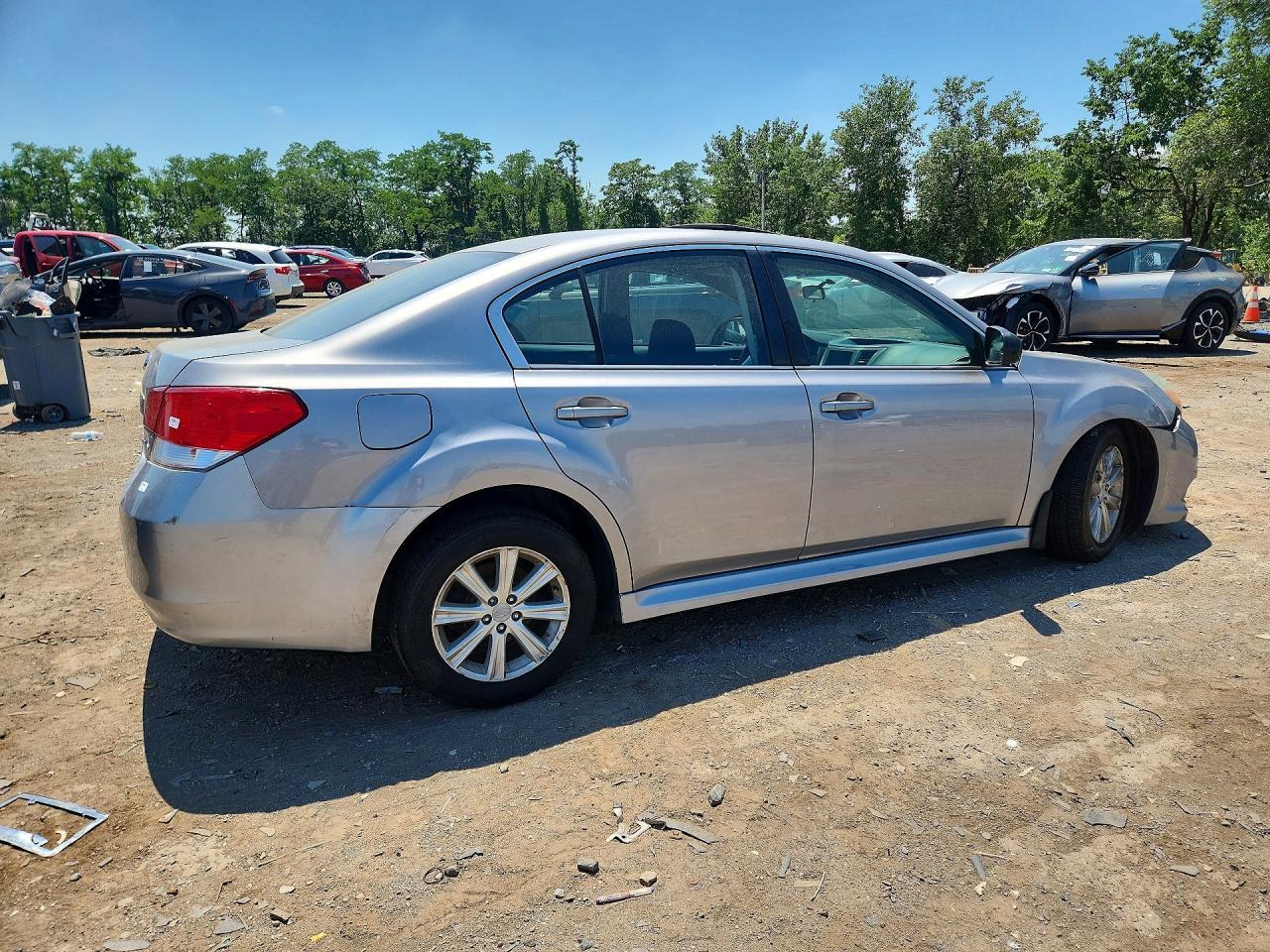 2010 Subaru Legacy 2.5I Premium - Фото 3