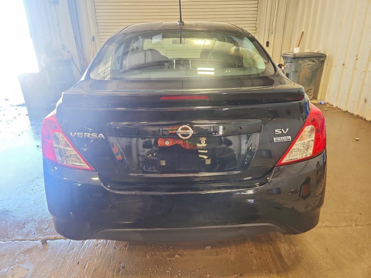 2018 Nissan Versa Sv - Image 6