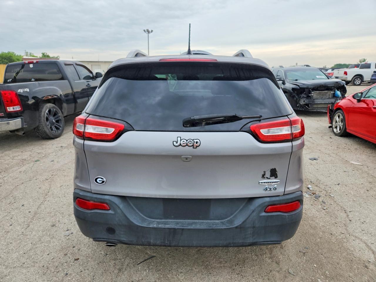 2017 Jeep Cherokee Latitude - Image 6