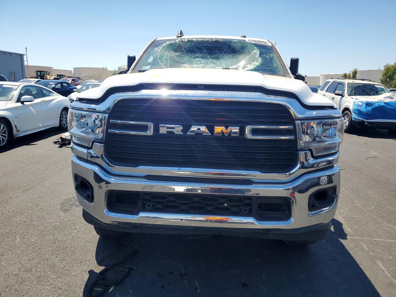 2020 Ram 2500 Tradesman - Фото 5